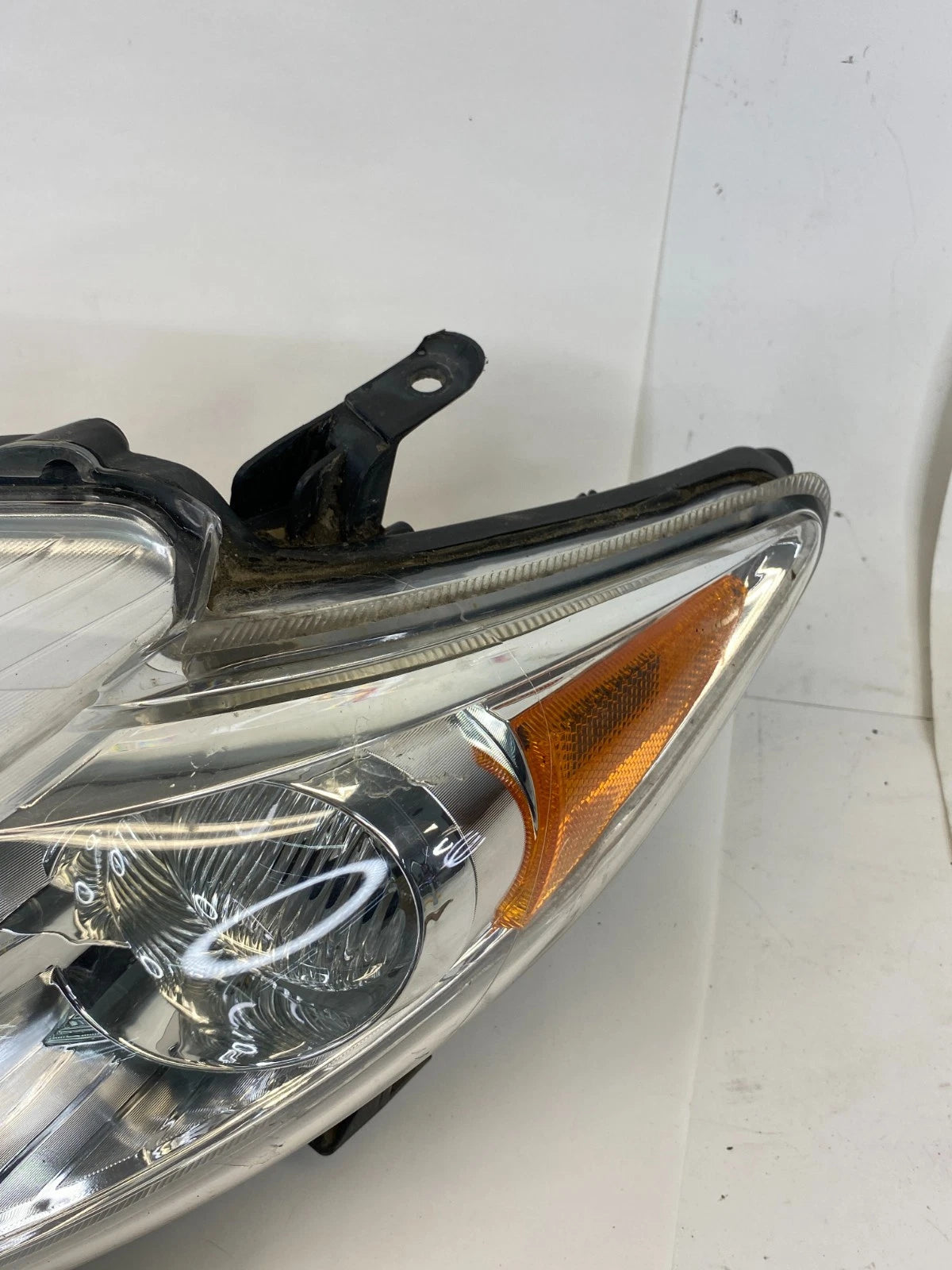 2009 2010 TOYOTA COROLLA FRONT LEFT DRIVER HEADLIGHT HEADLAMP OEM