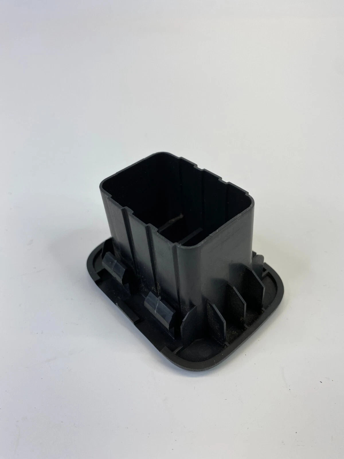 2009-2012 CHEVY TRAVERSE LOWER CENTER CONSOLE A/C AIR VENT DUCT GRILL OUTLET