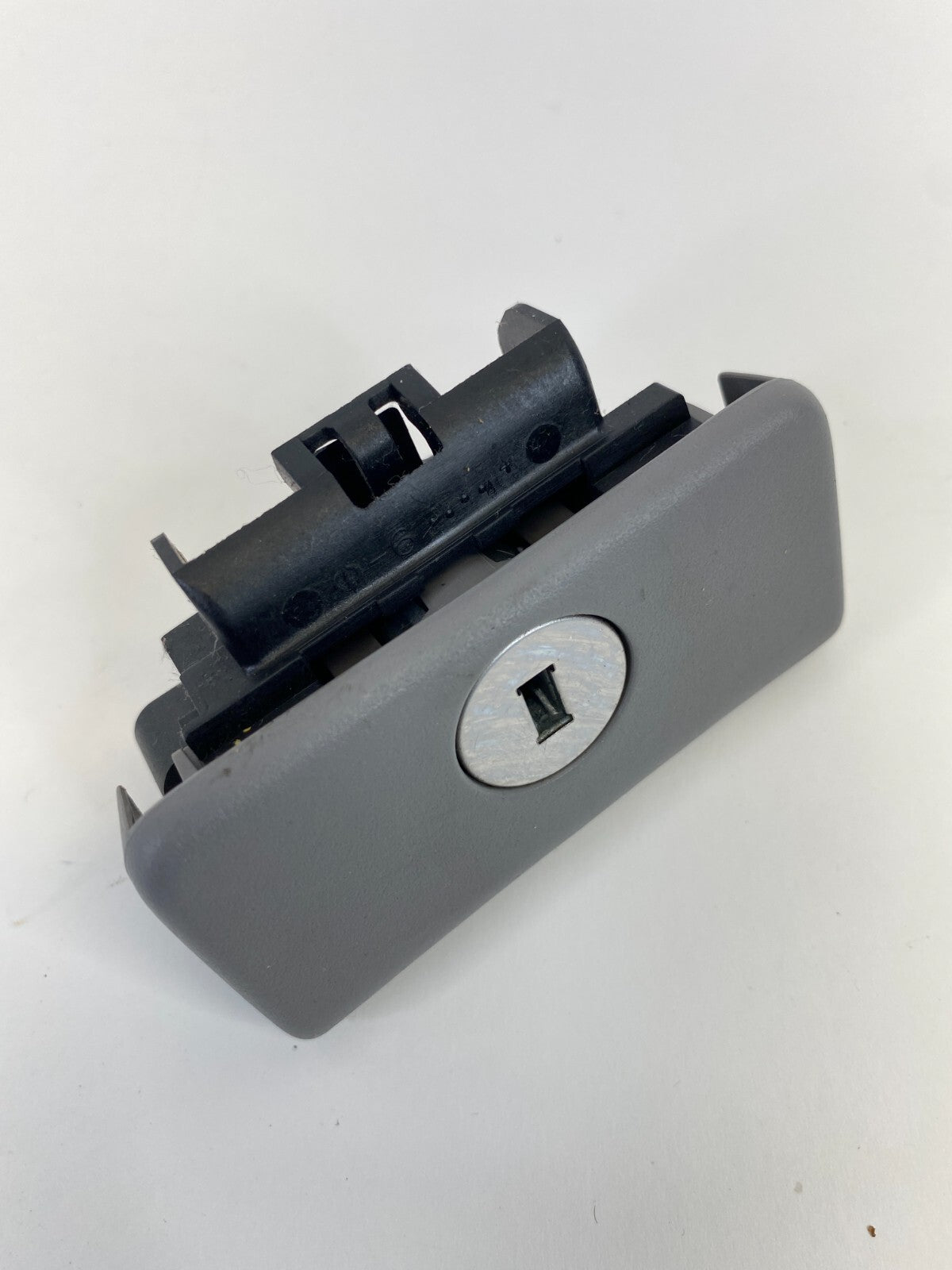 2002-2006 Toyota Camry Glove Box Storage Compartment Latch Lock Door Handle