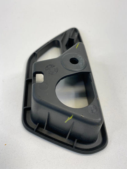 2009 2010 DODGE JOURNEY FRONT RIGHT INTERIOR DOOR HANDLE BEZEL TRIM 100000254