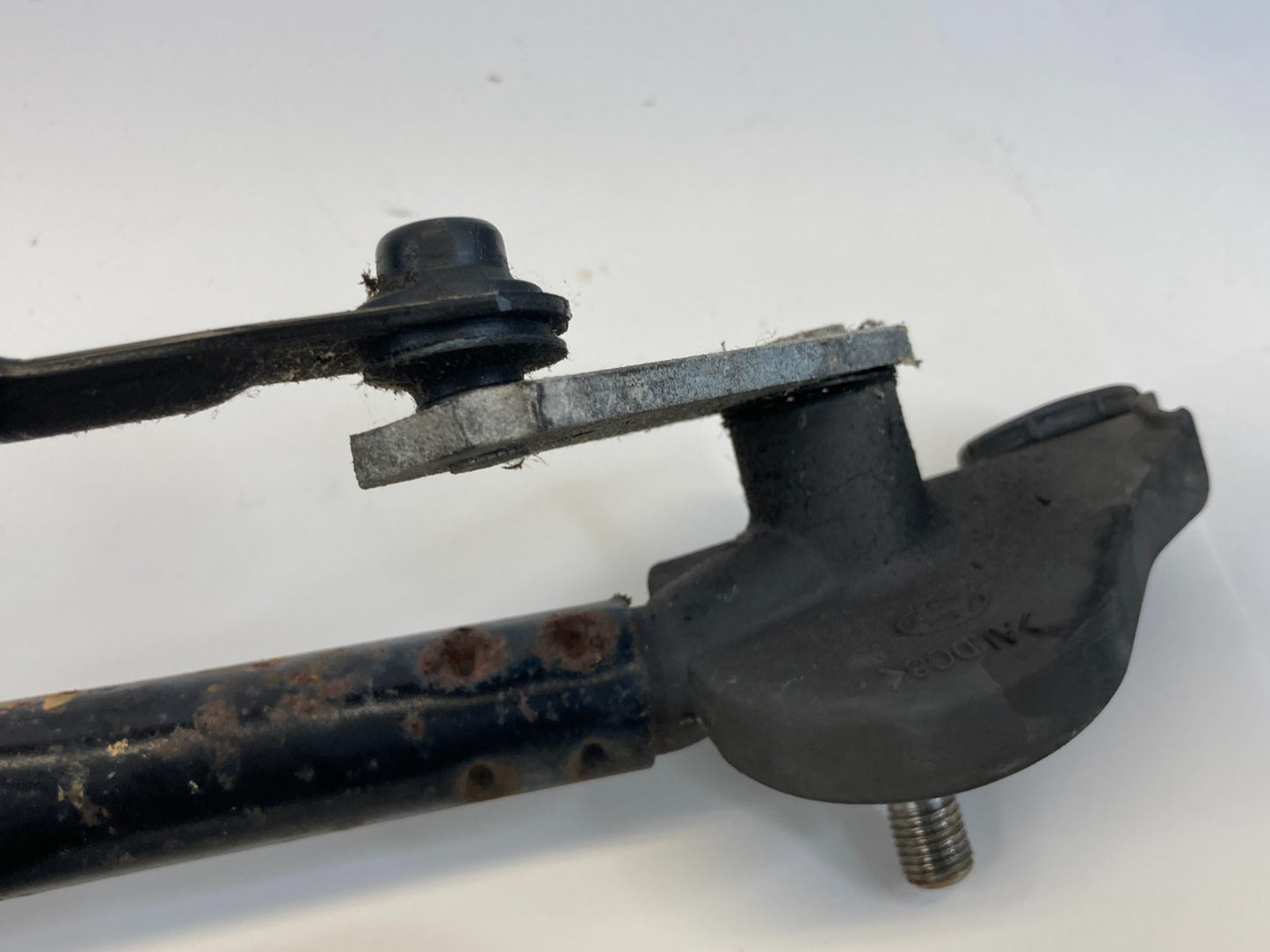 06-10 Hyundai Sonata Front Windshield Wiper Linkage & Wiper Motor 98110-3K000