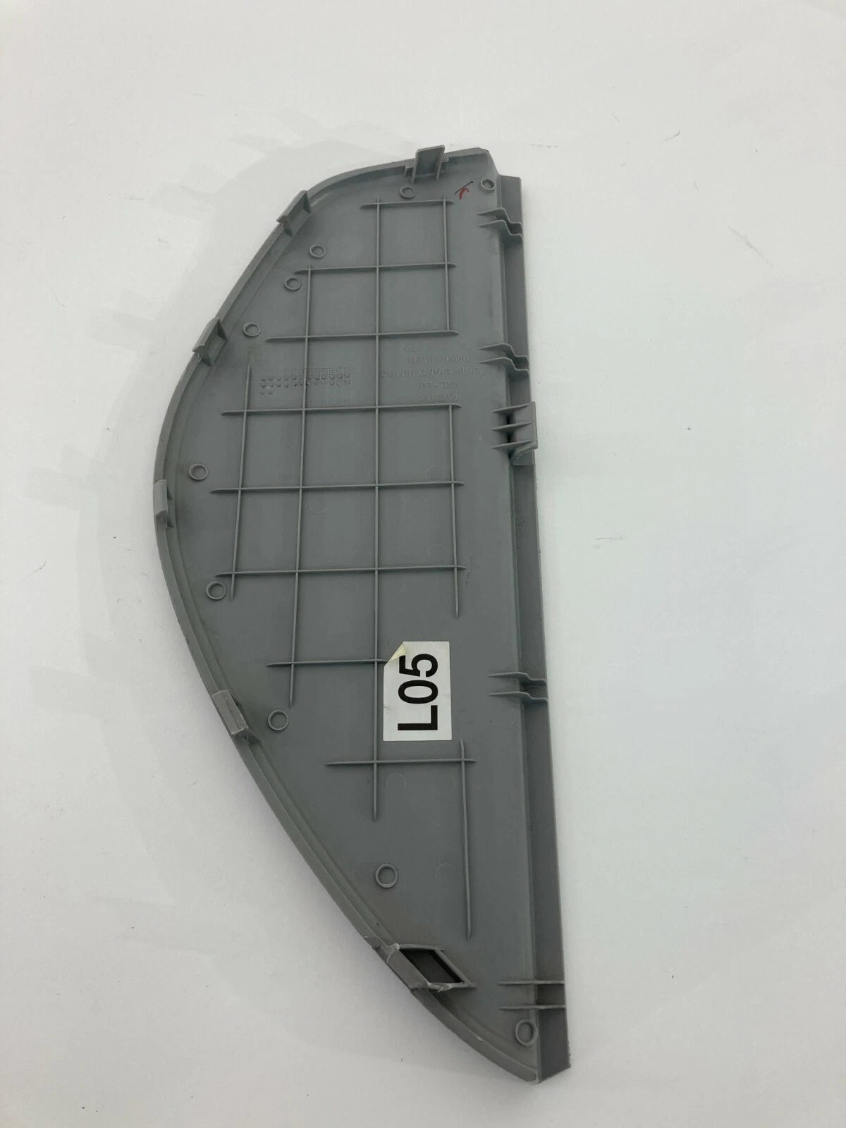 06-11 HYUNDAI ACCENT LEFT SIDE LOWER DASH COVER PAD TRIM PANEL 847161E000 OEM