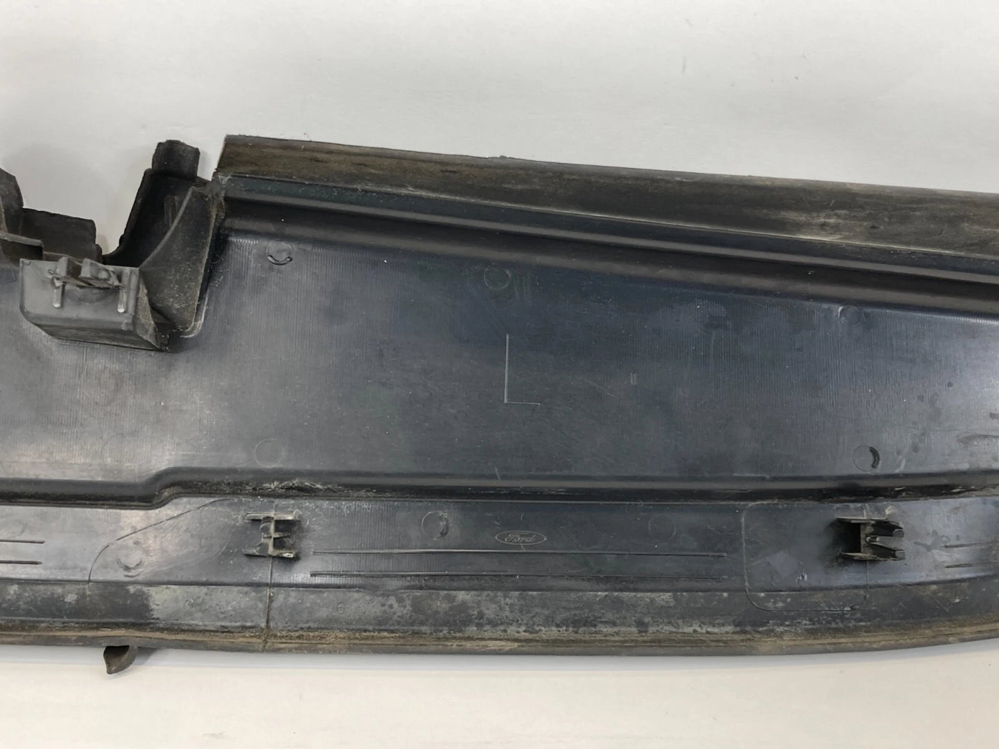 2011-2019 FORD EXPLORER FRONT LEFT DRIVER SIDE FENDER UPPER LEDGE COVER TRIM OEM