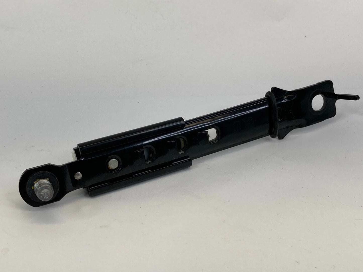 2006-2010 HYUNDAI SONATA SEDAN FRONT LEFT SEAT BELT SEATBELT HEIGHT ADJUSTER OEM