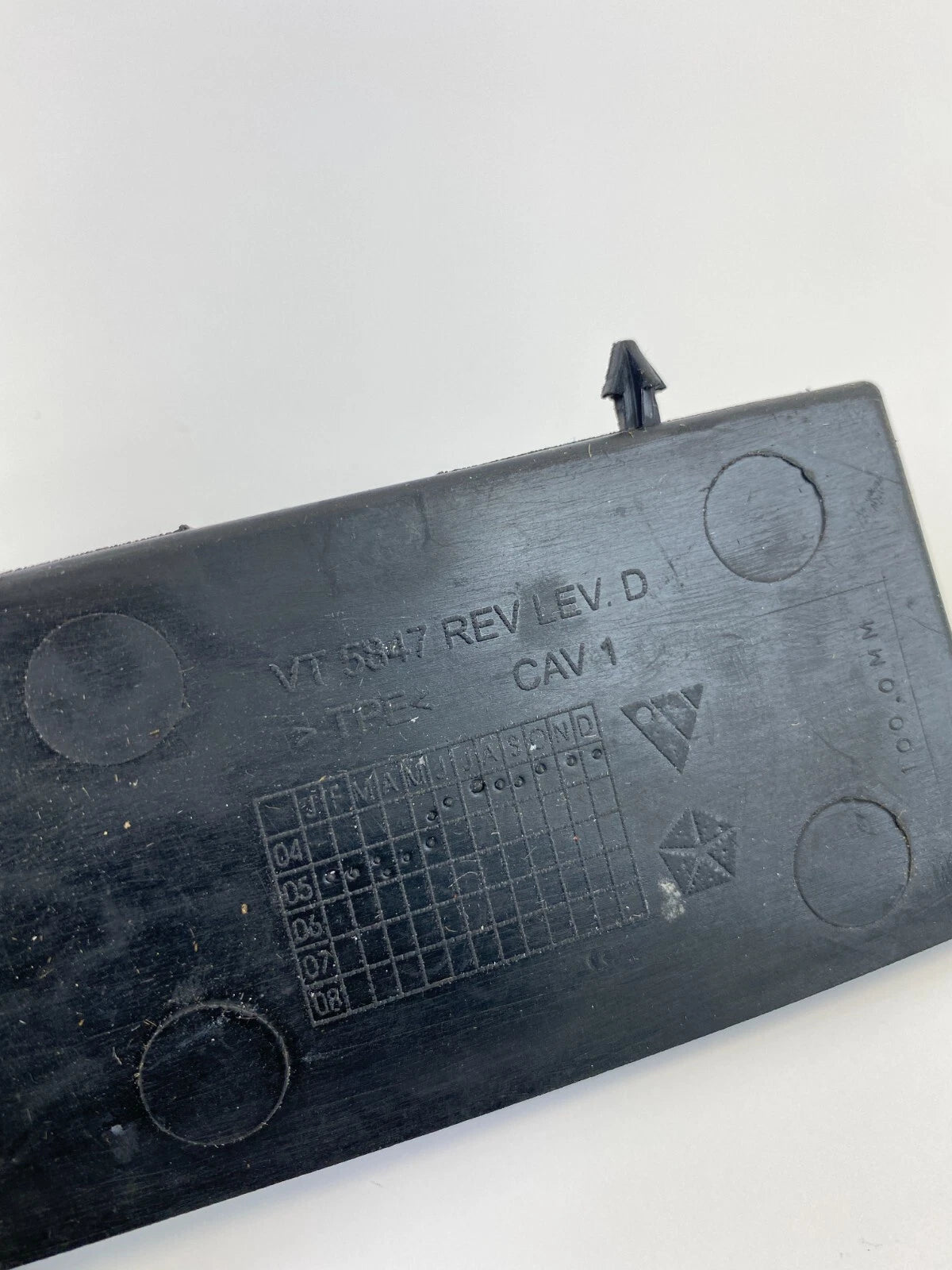2005 2006 2007 JEEP GRAND CHEROKEE CENTER CONSOLE MAT RUBBER INSERT VT5847 OEM