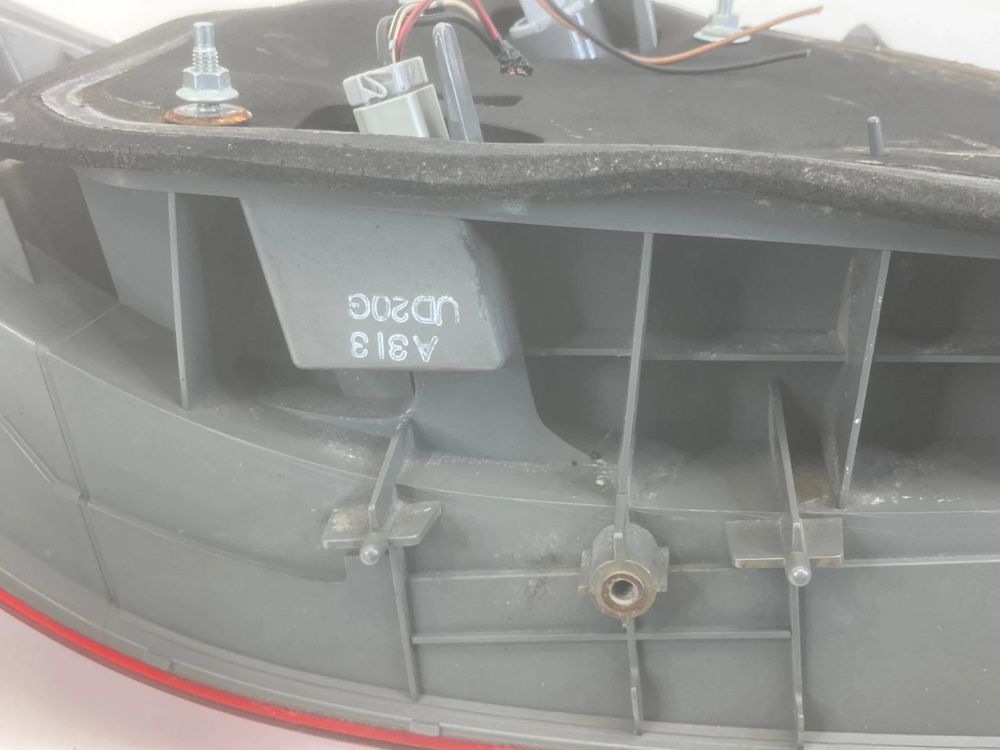 2006 2007 HONDA ACCORD SEDAN REAR LEFT DRIVER TAIL LIGHT LAMP TAILLIGHT OEM