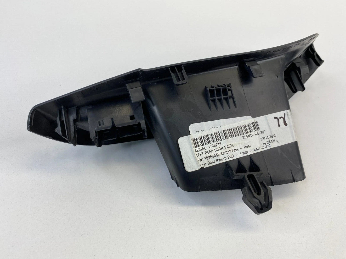 12-18 FORD FOCUS REAR LEFT DOOR WINDOW SWITCH COVER BEZEL TRIM BM51237W21BAW OEM