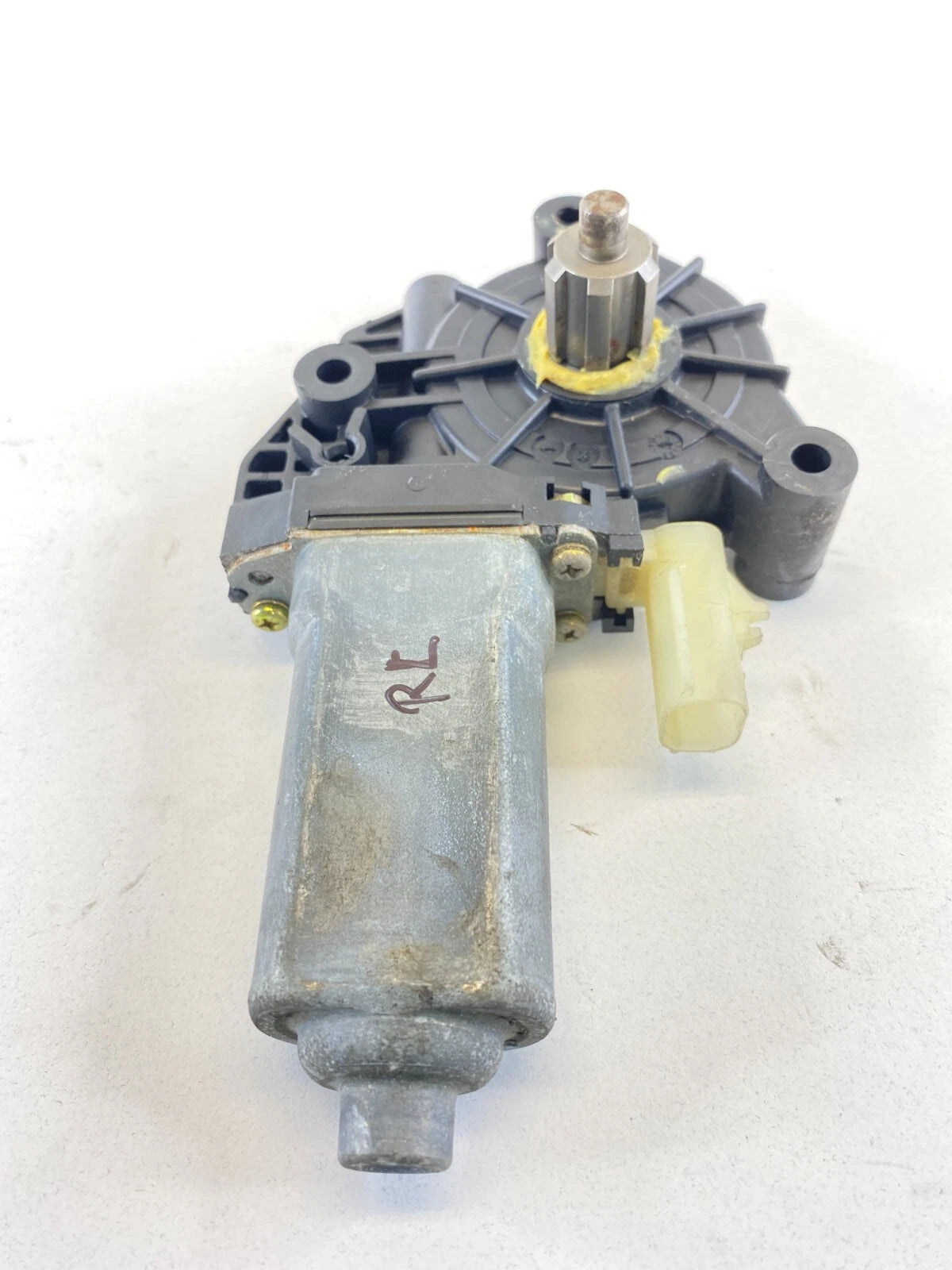 2001-2005 CHRYSLER PT CRUISER REAR LEFT SIDE DOOR POWER WINDOW MOTOR 05067543AA