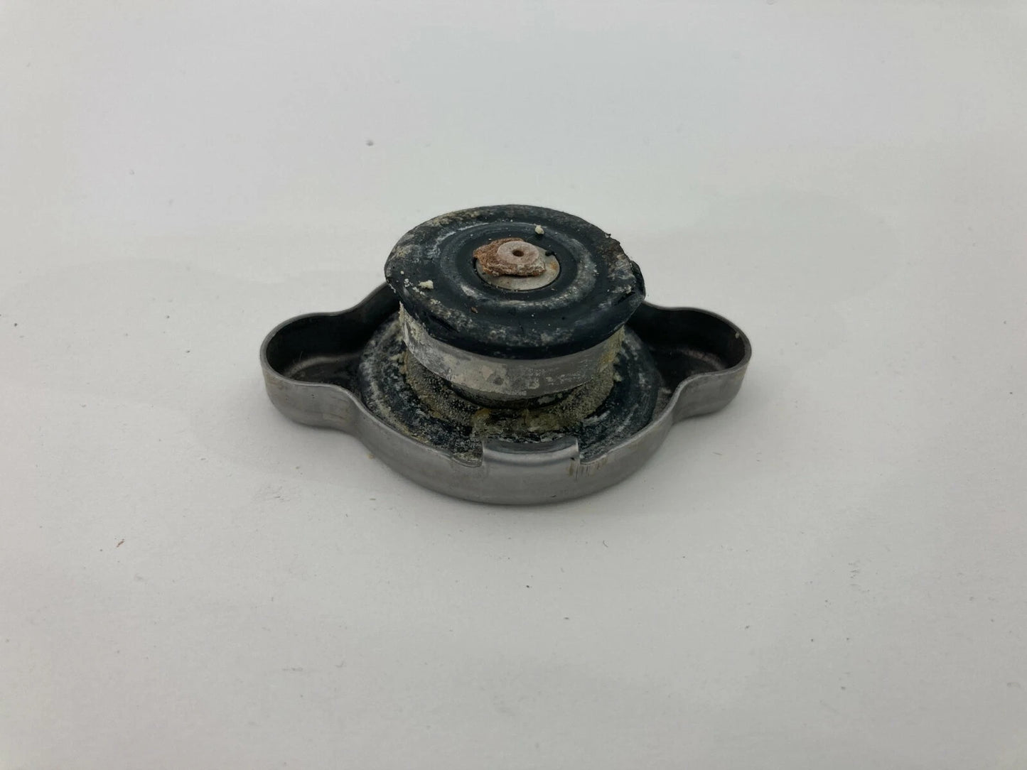 1995-1999 TOYOTA AVALON RESERVOIR COOLANT RADIATOR CAP COVER ASSEMBLY OEM