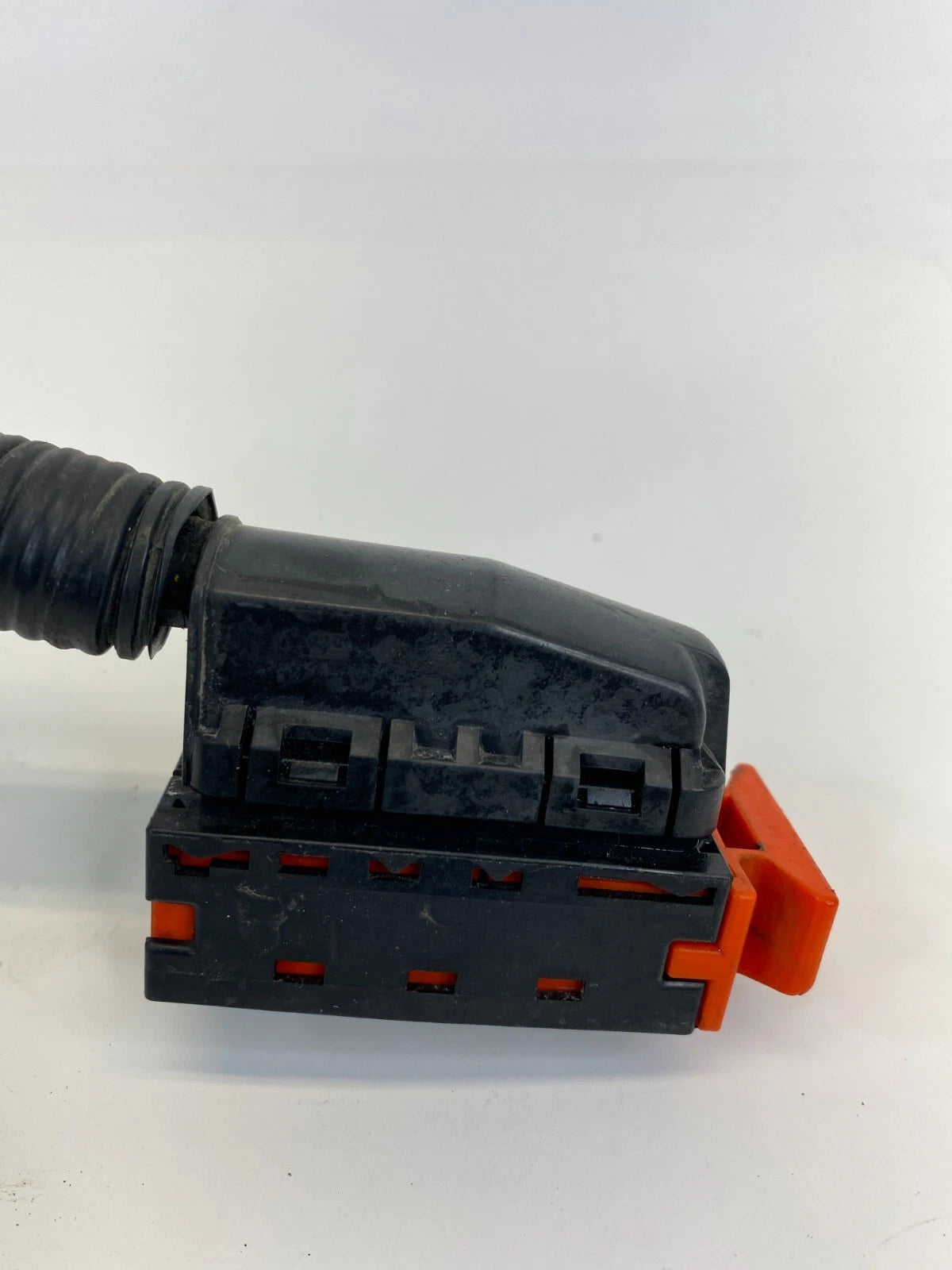 2002-2006 SUZUKI XL-7 2.7L AT 4WD ABS ANTI LOCK BRAKE PUMP CONNECTOR PLUG RELAY