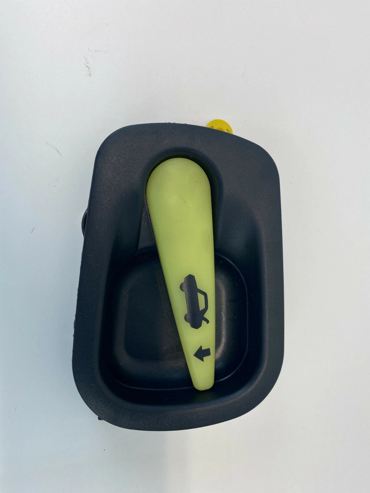 2001-2004 TOYOTA AVALON EMERGENCY TRUNK RELEASE HANDLE LEVER ASSEMBLY OEM
