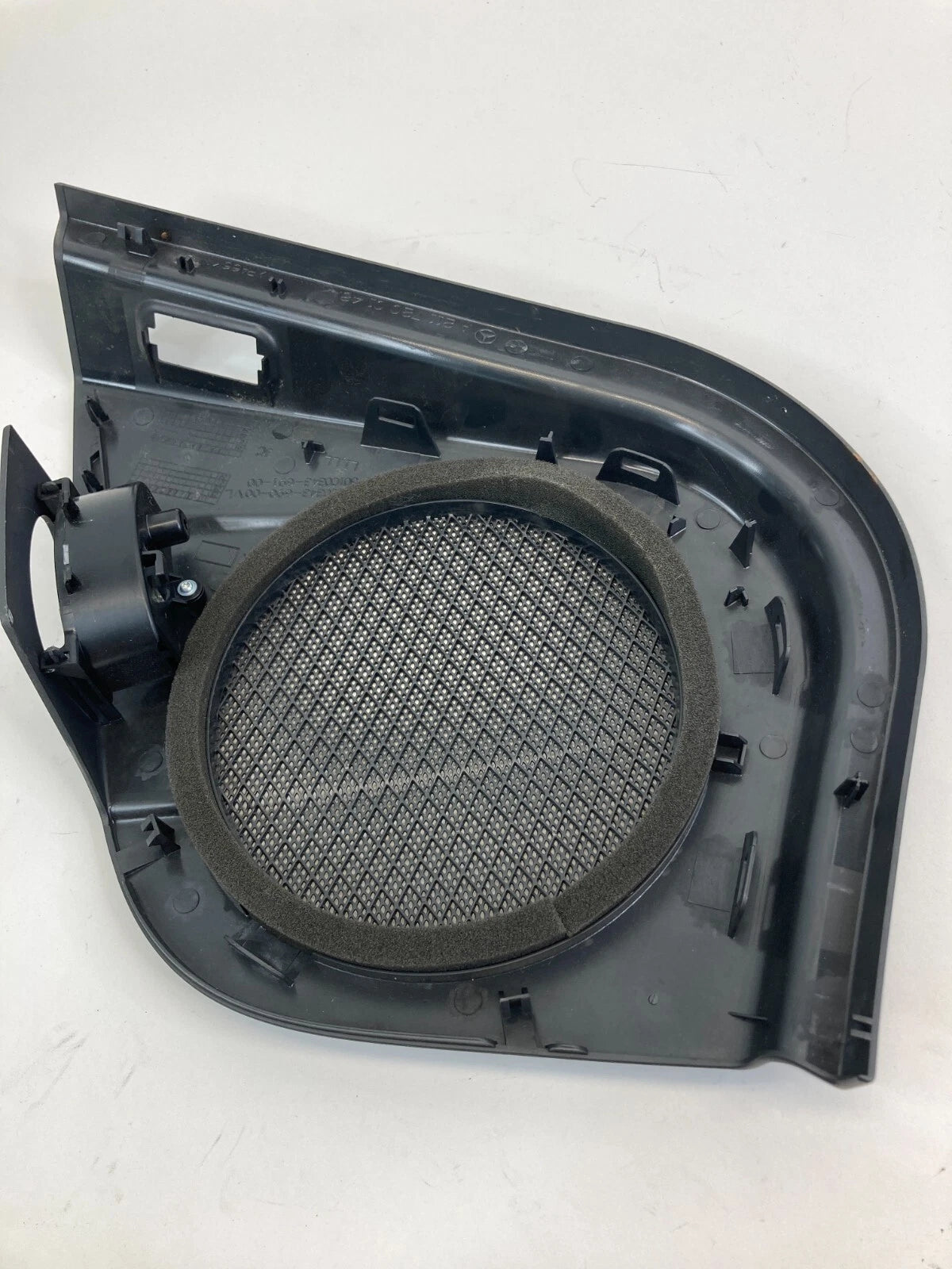 03-09 MERCEDES BENZ E350 FRONT LEFT SIDE DOOR SPEAKER GRILLE COVER A2117200148