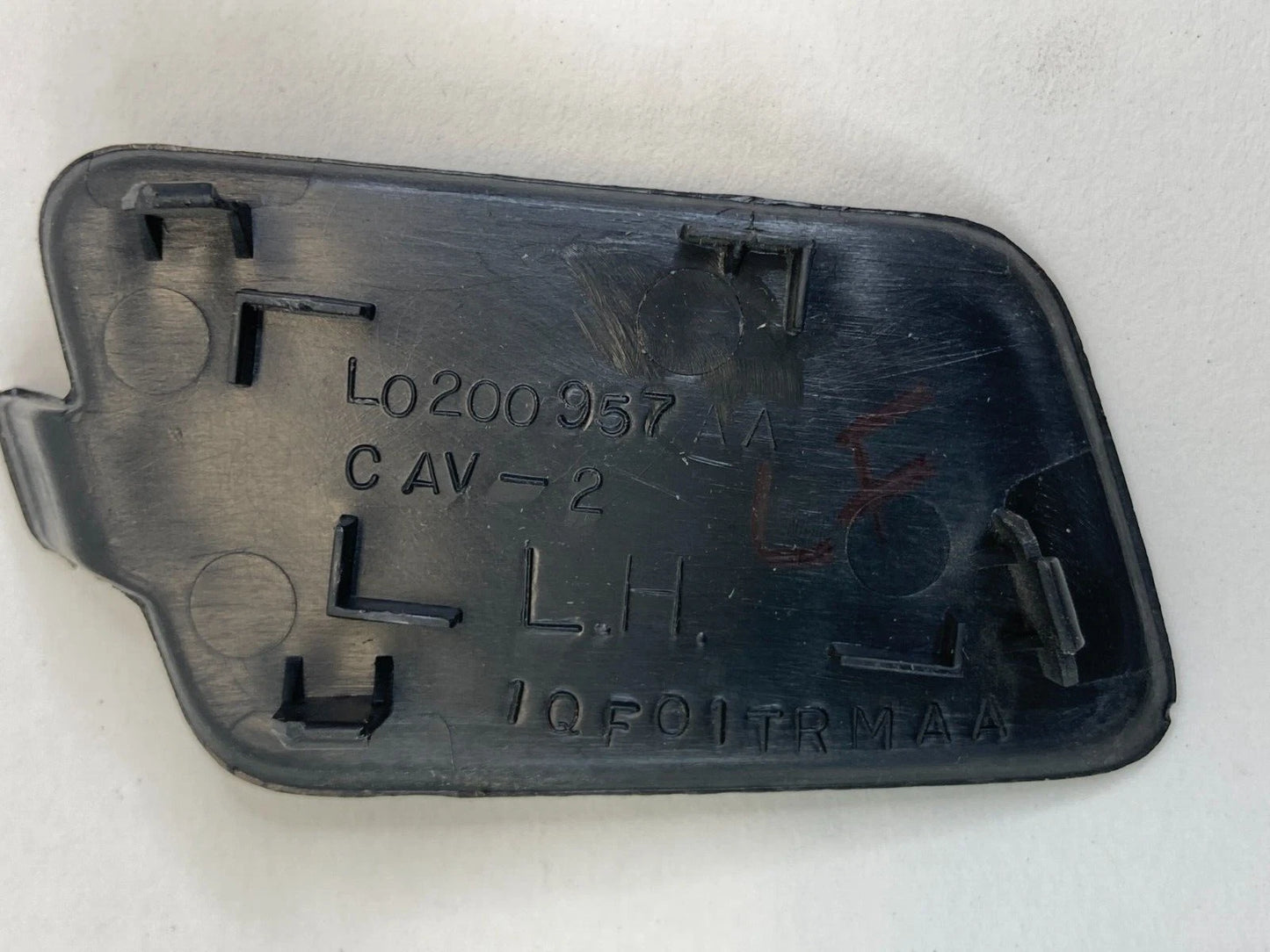 2012-2015 RAM C/V FRONT LEFT INNER DOOR PULL SCREW COVER CAP BEZEL TRIM L0200957