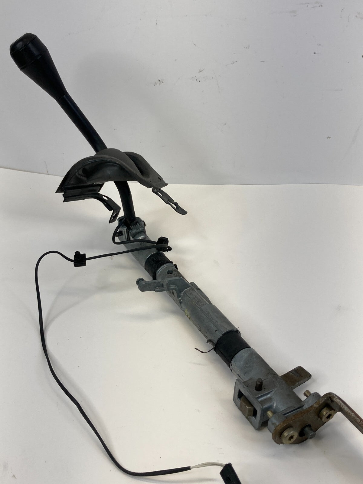 2003 2004 Ford Crown Victoria 4.6L Automatic Transmission Gear Shifter Lever OEM