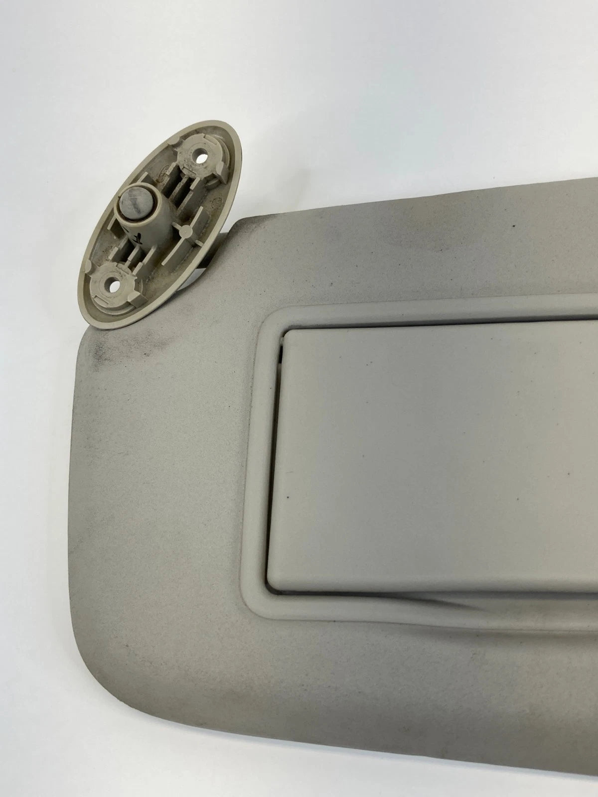 2008 LAND ROVER LR2 FRONT RIGHT PASSENGER FR RH SIDE SUNVISOR SUN VISOR OEM