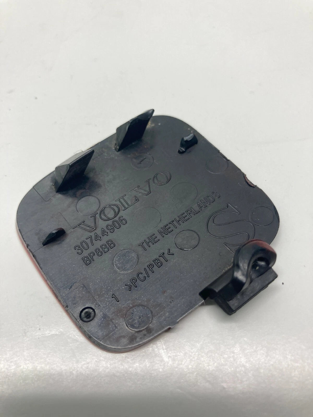 2008-2011 VOLVO S40 FRONT BUMPER COVER TOW HOOK EYE CAP TRIM MOLDING 30744906