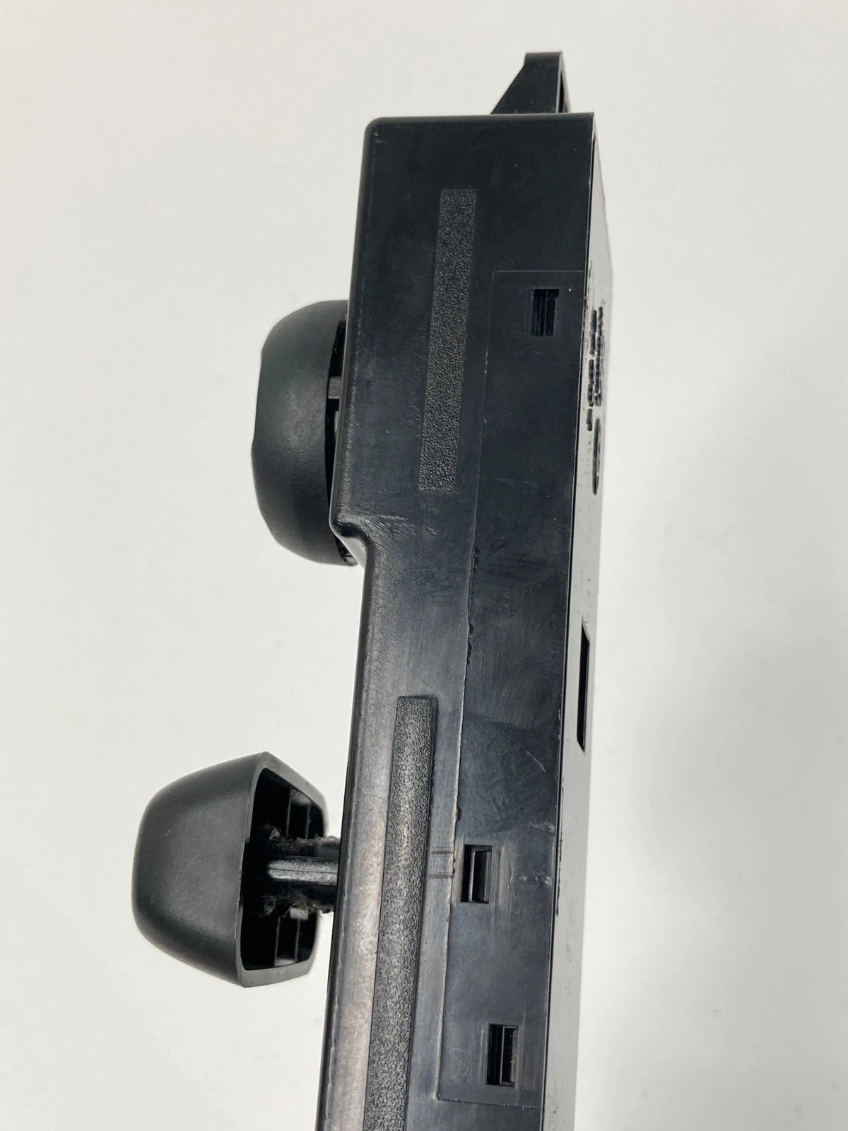 2013-2017 HYUNDAI SANTA FE FRONT LEFT POWER SEAT ADJUSTMENT CONTROL SWITCH OEM