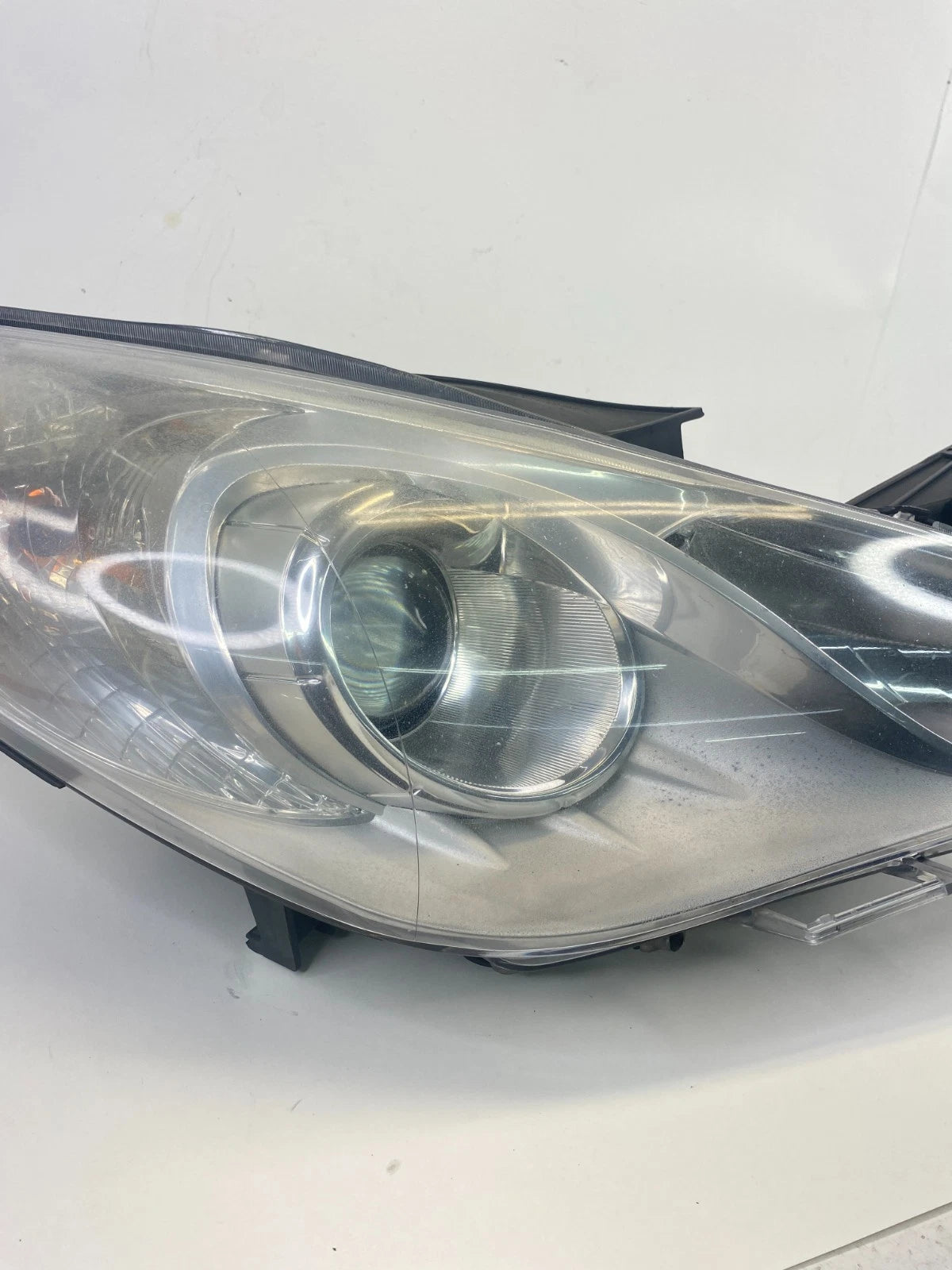 2011-2014 Hyundai Sonata Front Right Side Headlight Headlamp Halogen 92102-3Q