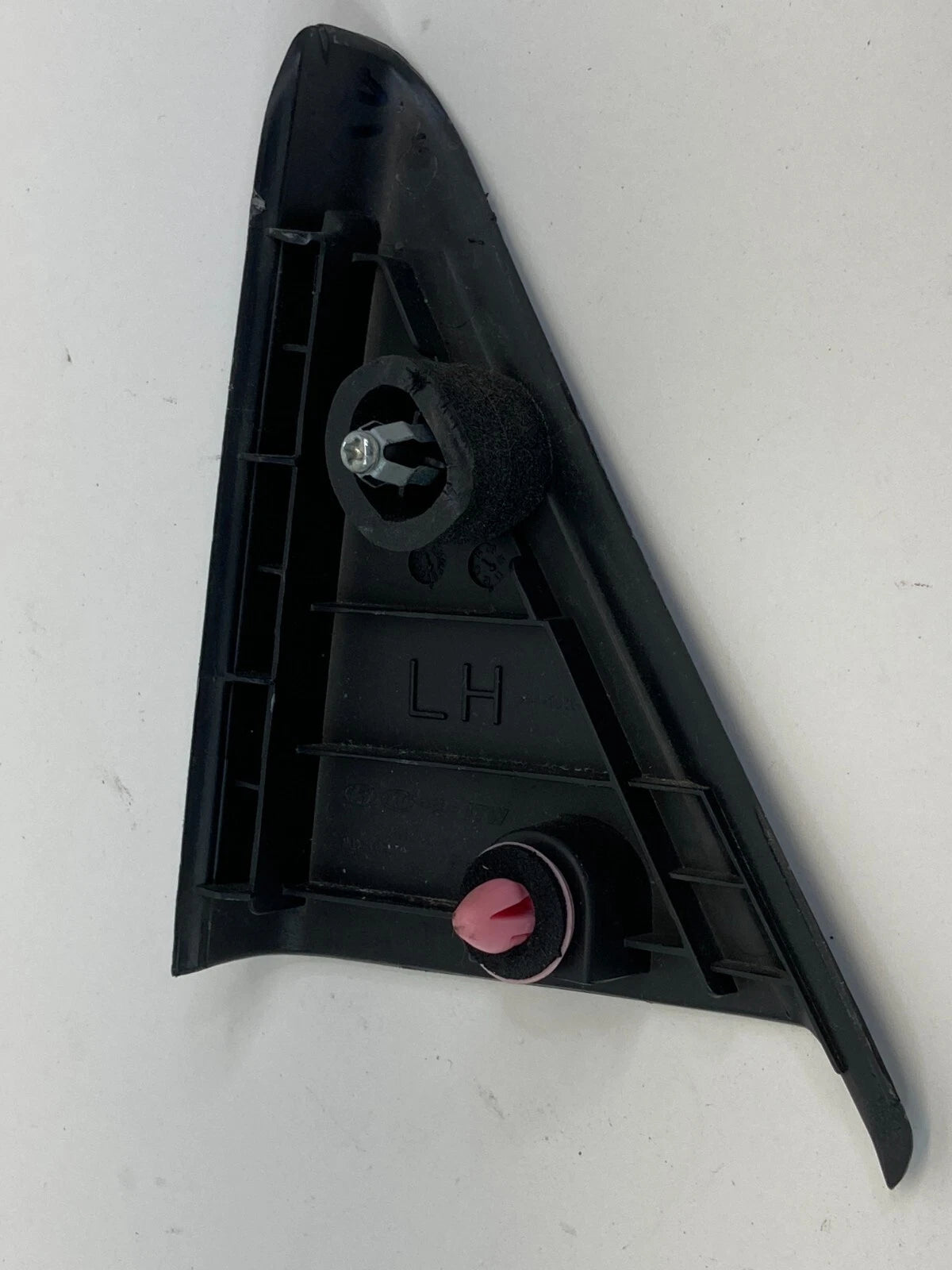 11-14 HYUNDAI SONATA REAR LEFT INTERIOR DOOR CORNER MOLDING COVER 83910-3S000