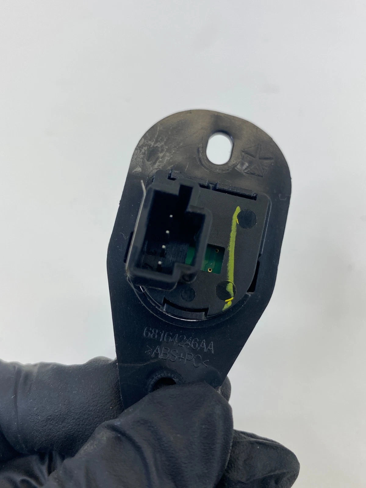 2015-2017 Chrysler 200 Rear Trunk Deck Lid Release Open Control Switch 68141864A