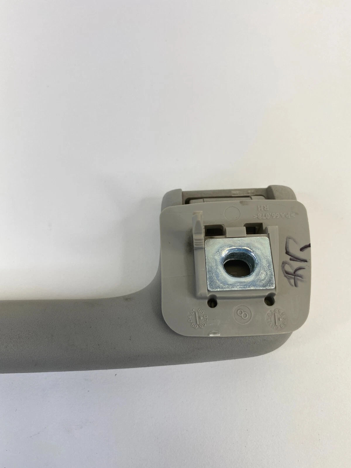 05-09 CHEVROLET TRAILBLAZER REAR RIGHT SIDE INNER ROOF GRAB GRIP HANDLE 15269142