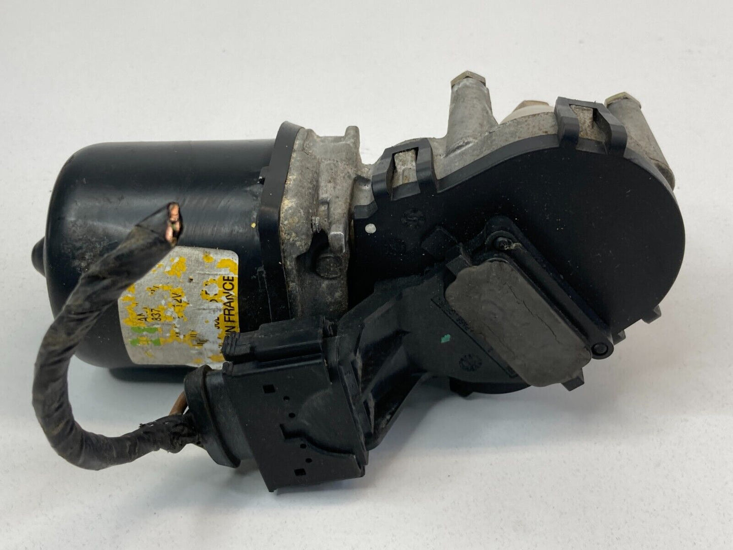 2002-2008 Mini Cooper Hatchback 2-DR Windshield Wiper Motor Assembly 53630167