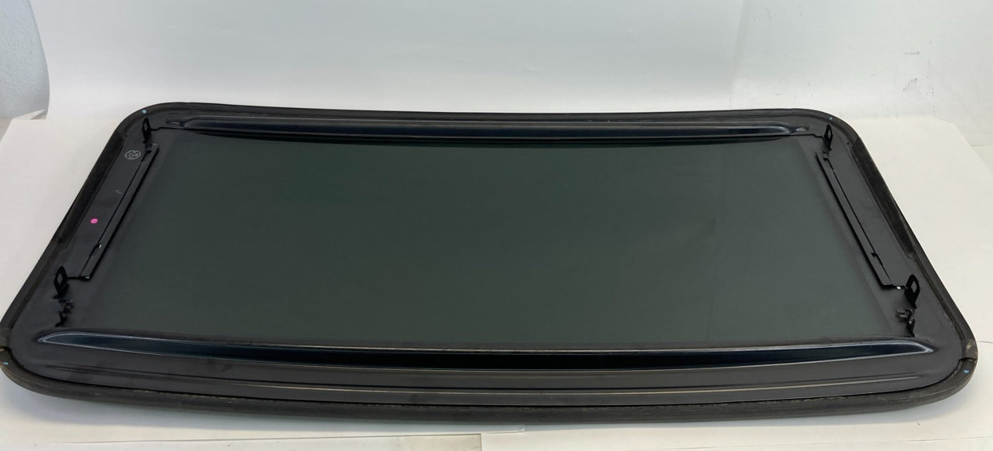 2004-2013 Toyota Highlander Sunroof Sun Roof Window Glass Assembly OEM