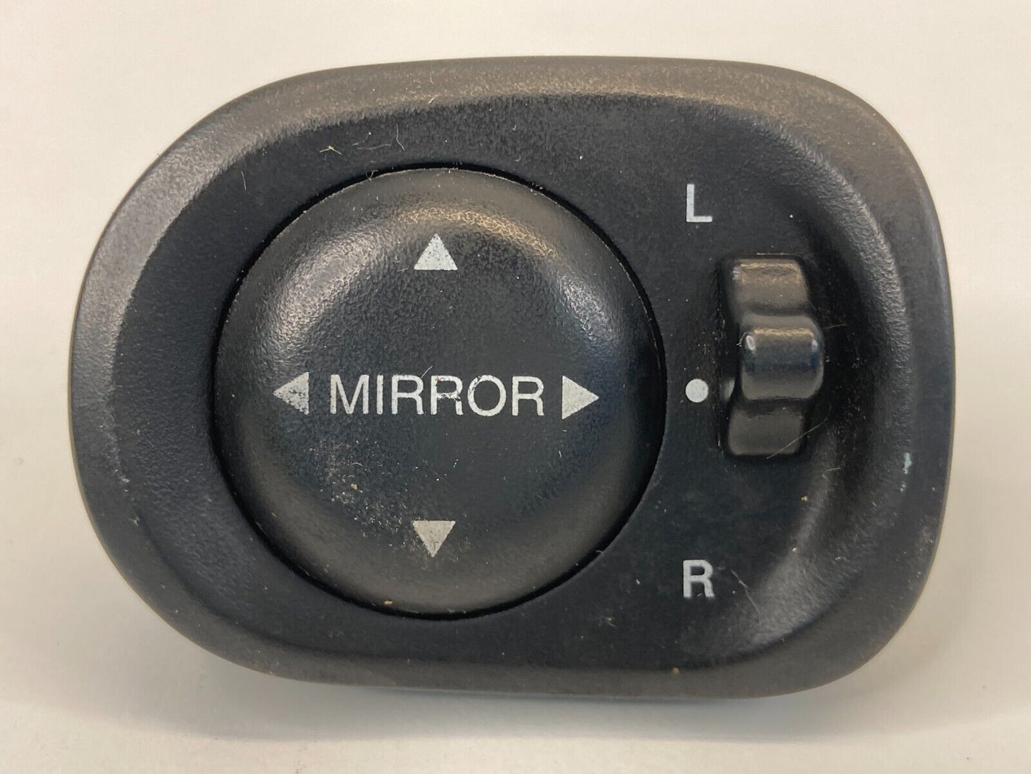 1996-2000 Hyundai Elantra Left Side Power Mirror Switch Button 93530-29500