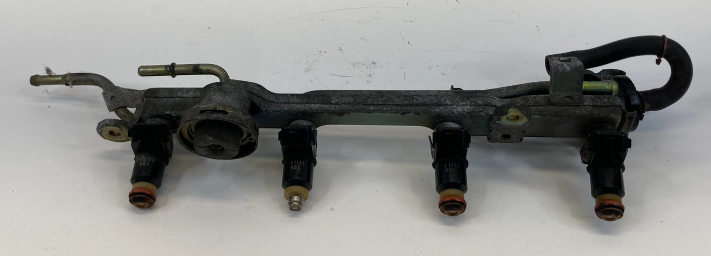 2001-2005 Honda Civic 1.7L Engine Fuel Injection Set Fuel Rail w Injectors Coil
