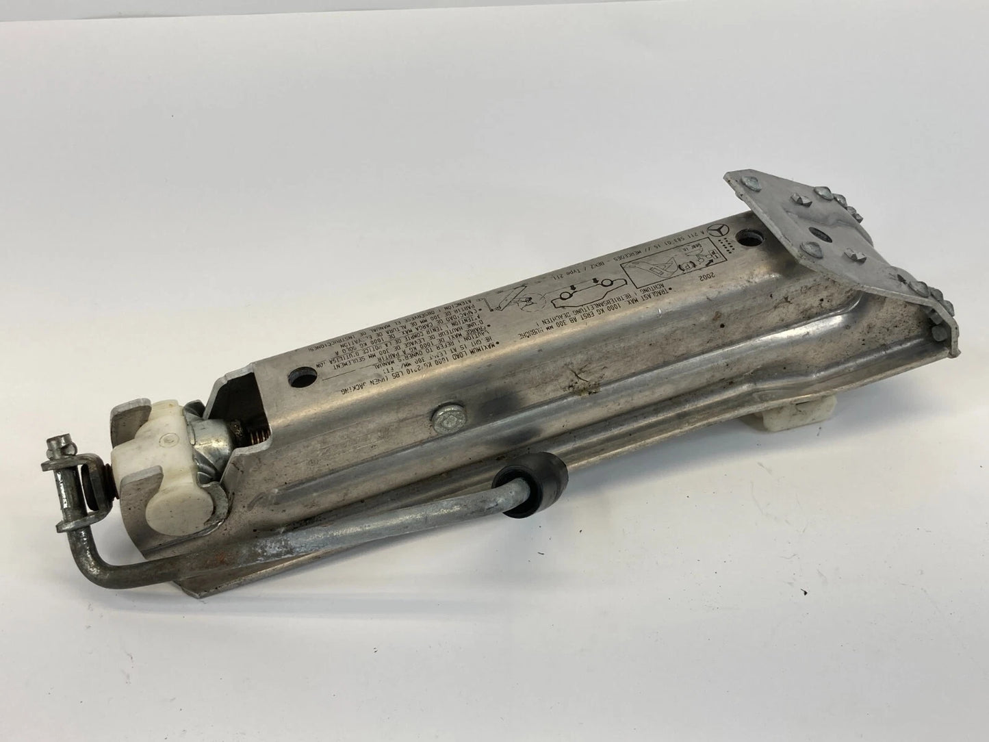 2003-2006 MERCEDES E500 EMERGENCY TIRE LIFTING JACK ASSEMBLY 2115830115 OEM