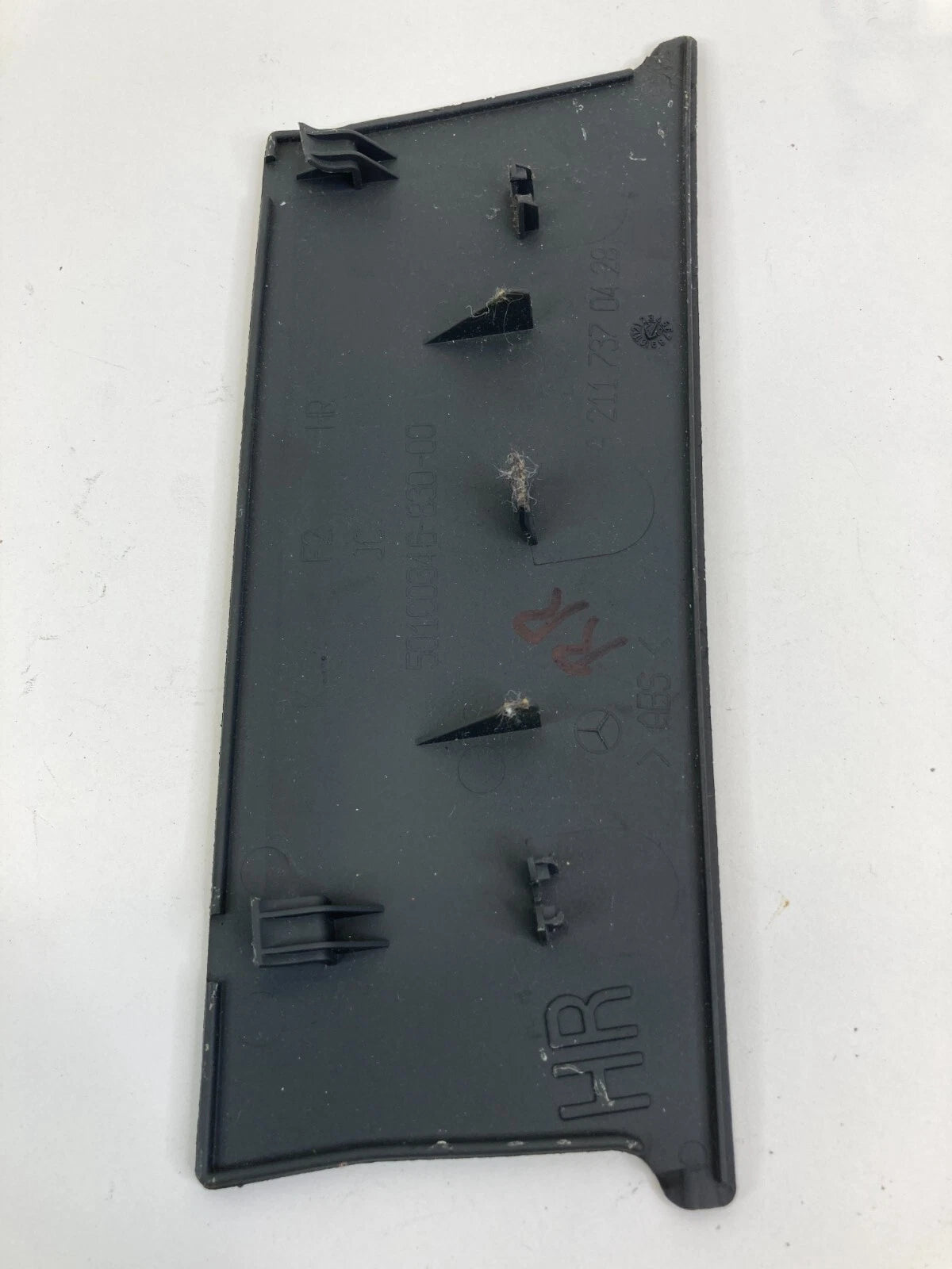 03-09 MERCEDES BENZ E320 REAR RIGHT DOOR ARMREST COVER BEZEL TRIM A2117370428