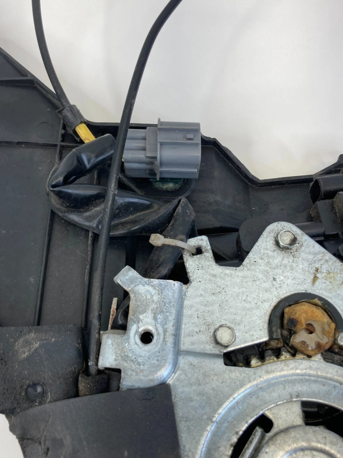 2005-2010 HONDA ODYSSEY REAR LEFT SLIDING POWER DOOR LOCK LATCH ACTUATOR MOTOR