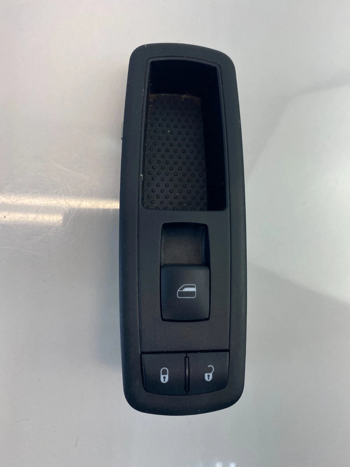 2012-2014 RAM C/V 09-14 TOWN & COUNTRY RIGHT FRONT DOOR WINDOW SWITCH & BEZEL