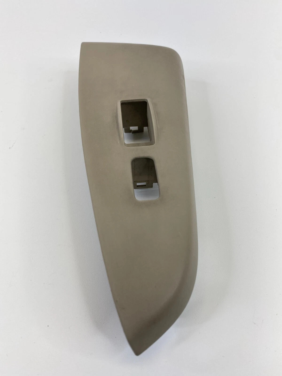2004-2008 TOYOTA SOLARA FRONT RIGHT DOOR WINDOW SWITCH TRIM BEZEL 74231-AA090