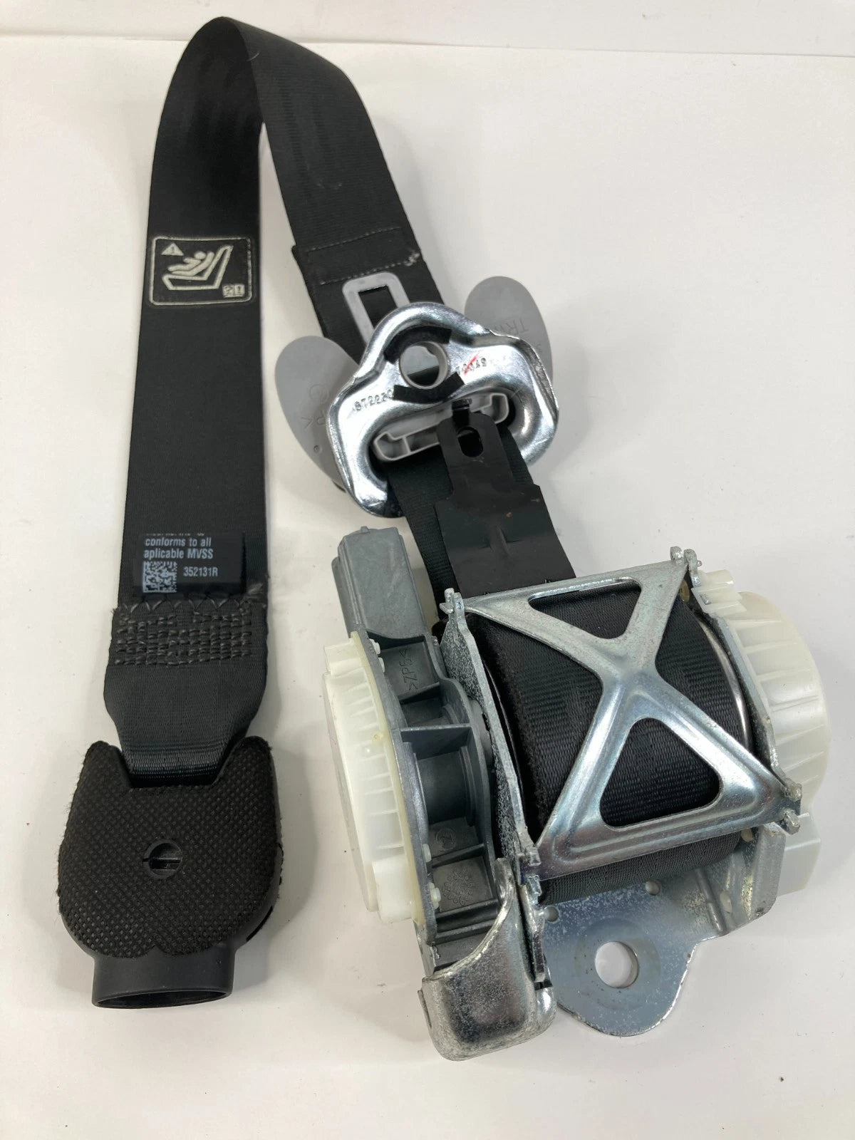 13-19 HYUNDAI SANTA FE FRONT RIGHT PASSENGER SEAT BELT RETRACTOR 88820-B8500 OEM