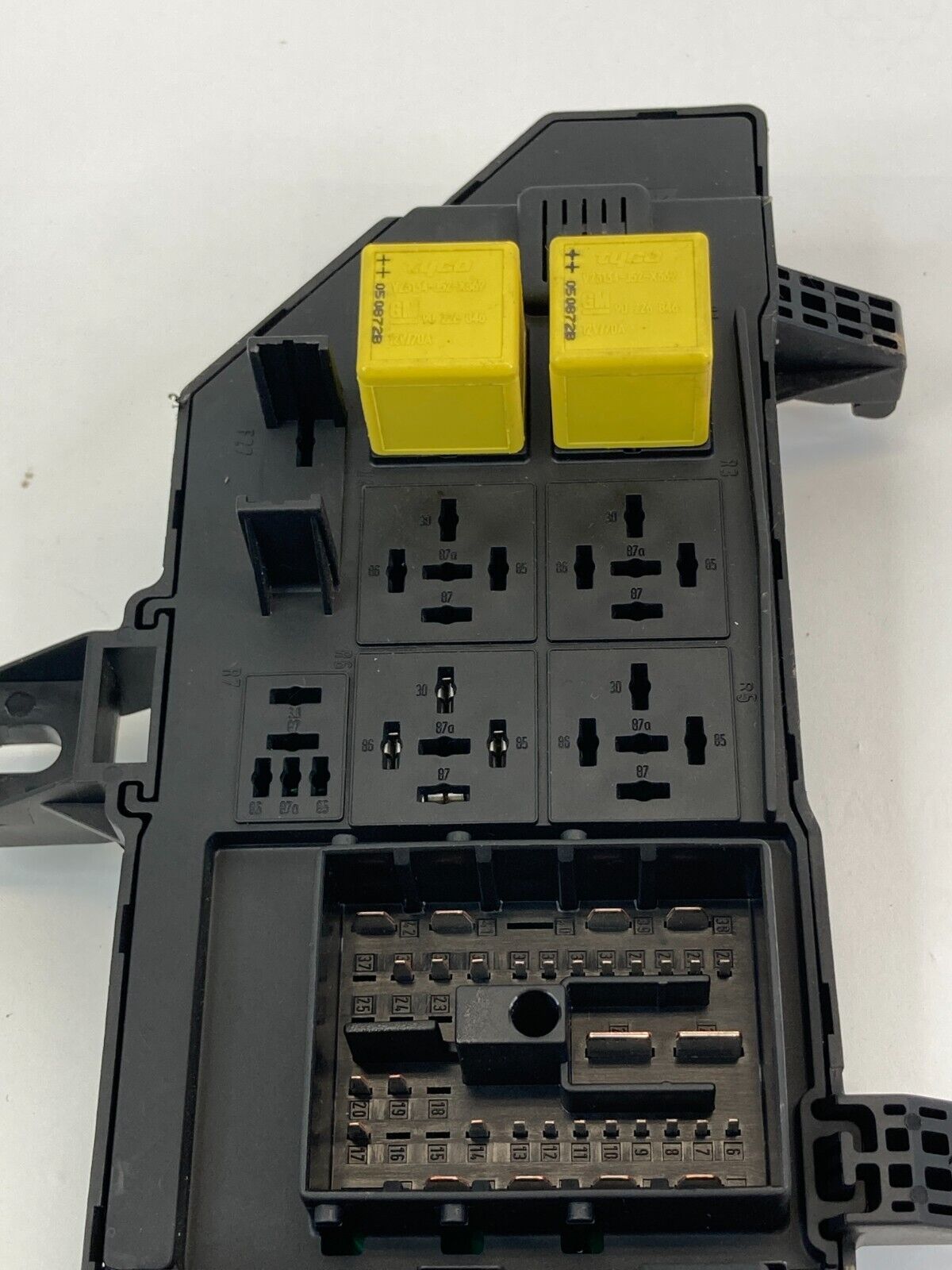 2003-2009 Saab 9-3 93 Fuse Relay Box Body Control Module Computer Unit 12757999