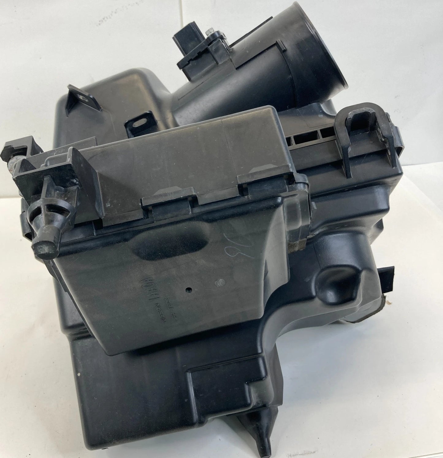 2013-2017 Nissan Quest 3.5L V6 A/T Air Intake Cleaner Box w/ Maf Sensor OEM