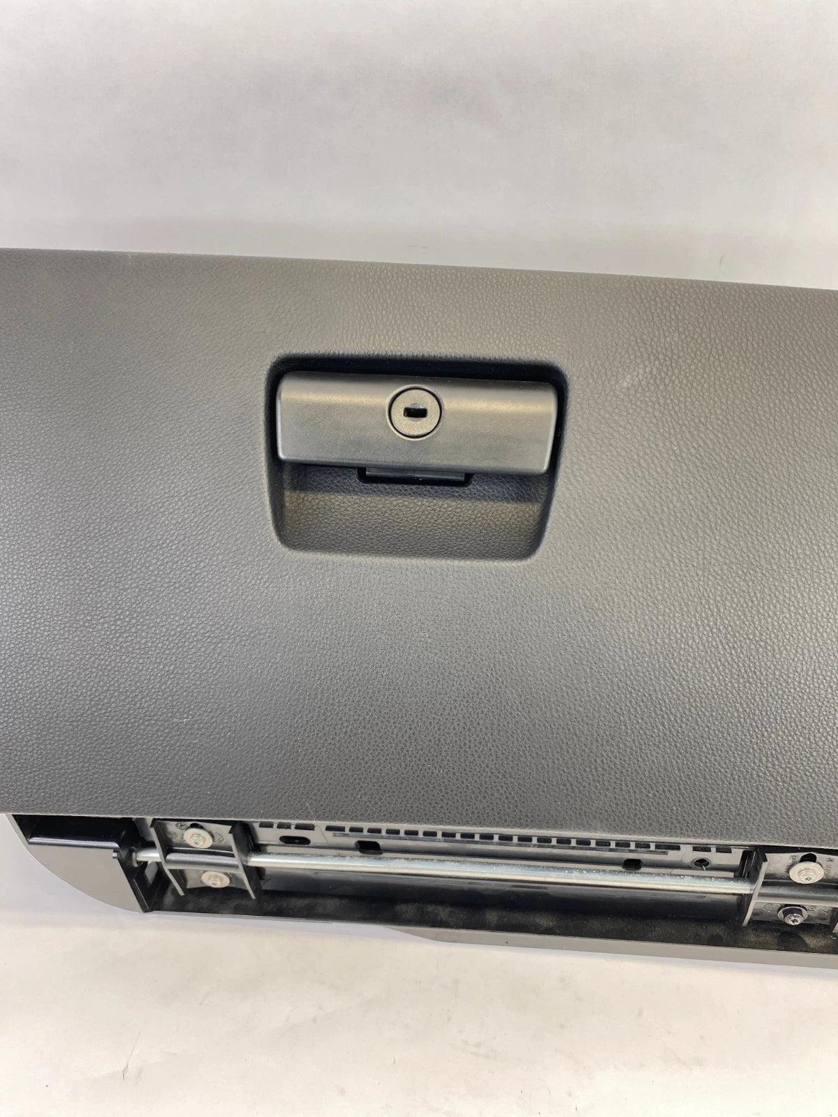07 08 BMW 335XI GLOVE BOX STORAGE COMPARTMENT ASSEMBLY W LATCH 51167075479 OEM