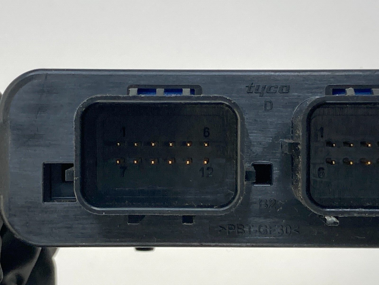 2009 Hyundai Elantra Front Right Seat Occupant Sensor Module 214665-108 OEM