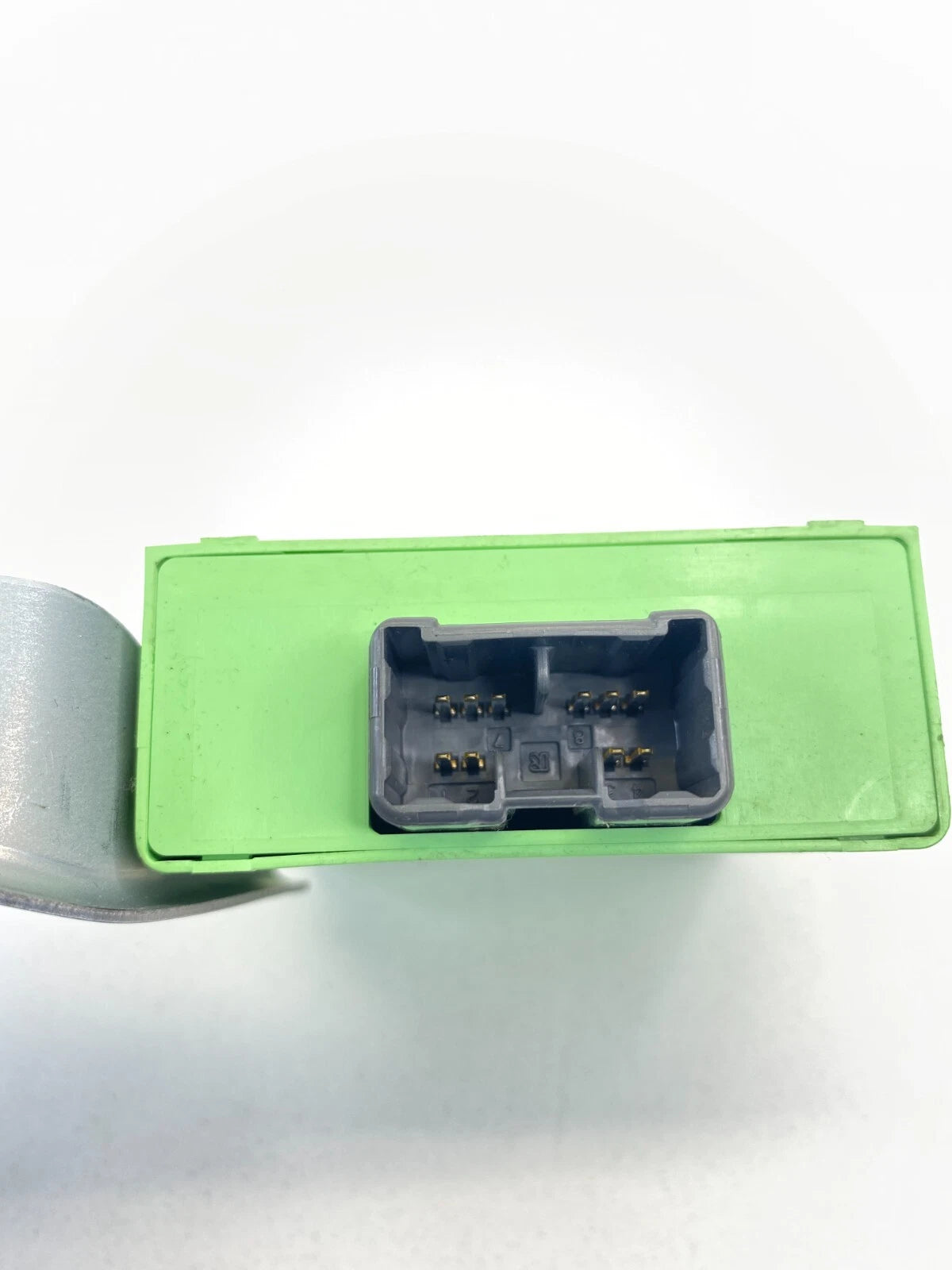 1998 1999 2000 LEXUS LS400 RUNNING LIGHT RELAY CONTROL MODULE 82642-33020 OEM