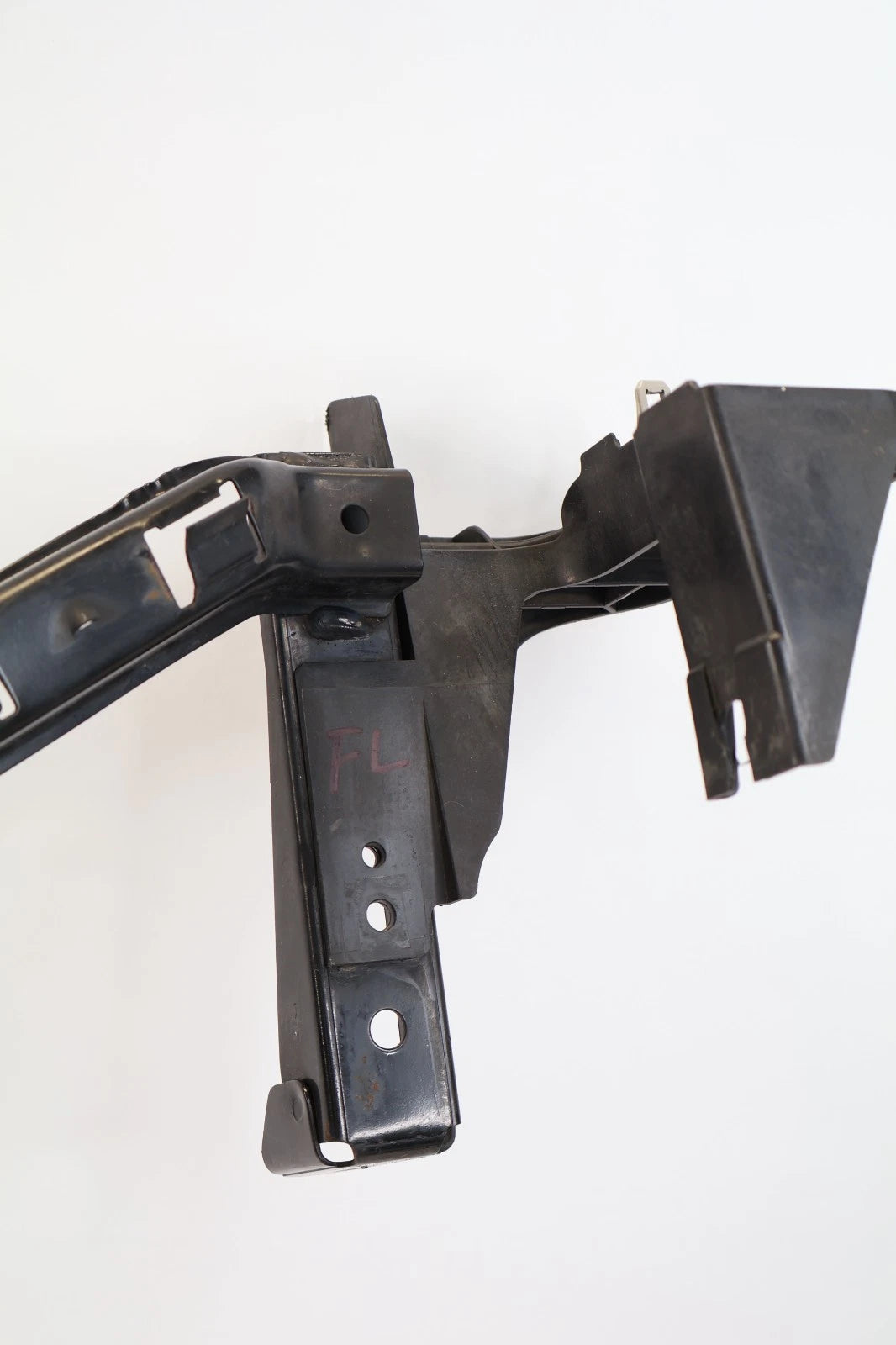 2016-2022 HONDA PILOT FRONT BUMPER LEFT DRIVER SIDE BEAM MOUNT BRACKET OEM