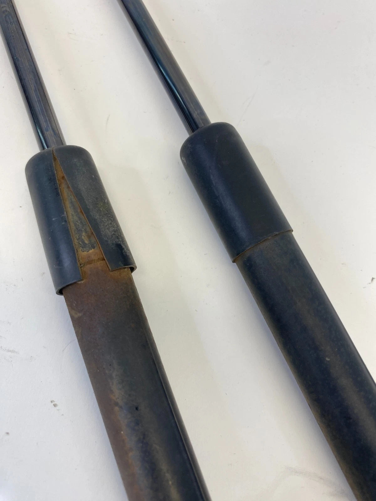 01-05 MERCEDES-BENZ C240 2.6L WAGON REAR TRUNK TAILGATE LIFT SUPPORTS STRUTS OEM