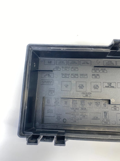2006 2007 Chrysler Town & Country Engine Bay Mounted Fuse Box Cover 04692124AA