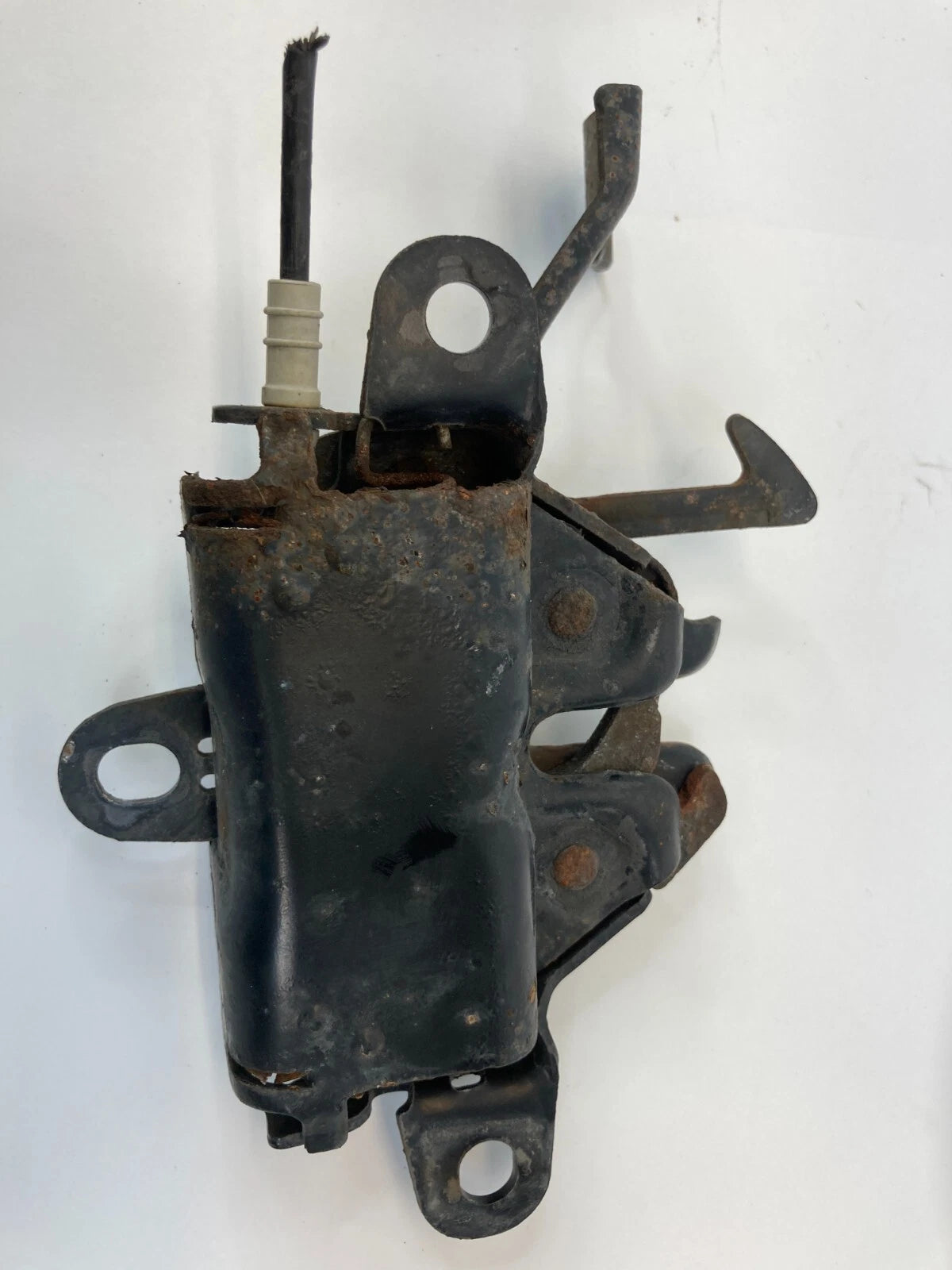 03-08 TOYOTA COROLLA SEDAN FRONT HOOD LOCK LATCH RELEASE ACTUATOR ASSEMBLY