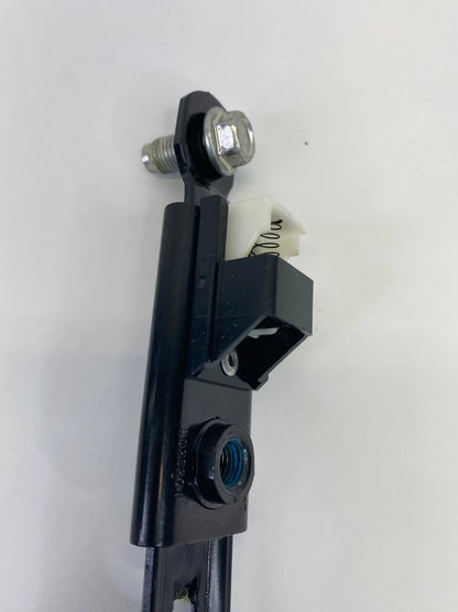2011-2016 HYUNDAI ELANTRA RIGHT SEAT BELT ADJUSTER HEIGHT BRACKET SUPPORT OEM