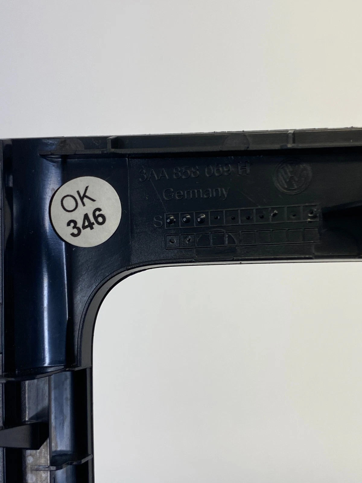 2013-2017 VW VOLKSWAGEN CC CENTER DASH RADIO BEZEL COVER TRIM 3AA-858-069-H OEM