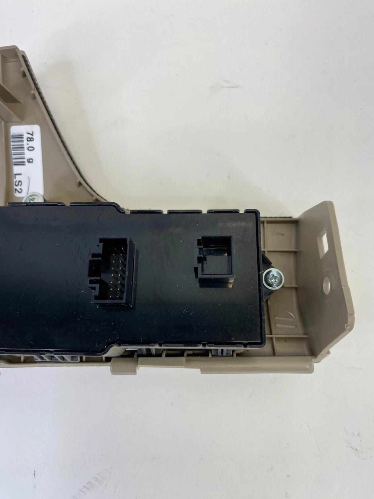 13-17 HYUNDAI ELANTRA GT ECO TRACTION BUTTON SWITCH W/ COVER DY84730-A5000 OEM