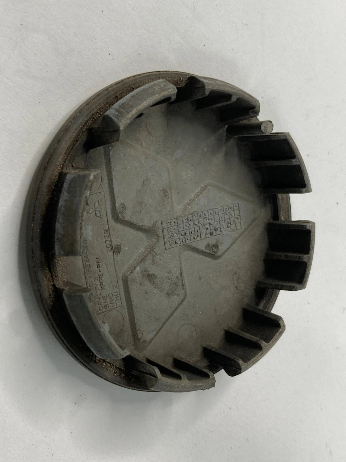 2005 MITSUBISHI ECLIPSE WHEEL RIM HUBCAP CENTER CAP HUB CAP COVER MR491203