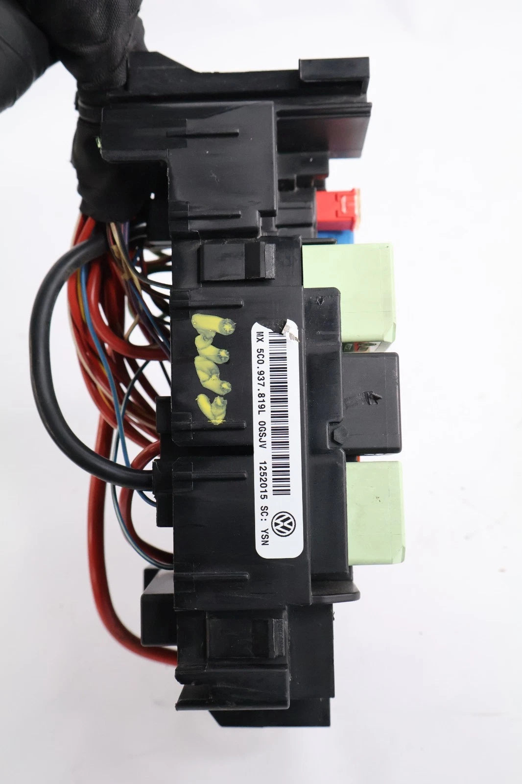 2012-2015 VOLKSWAGEN PASSAT FRONT ENGINE FUSE RELAY JUNCTION MODULE 5C0-937-819L