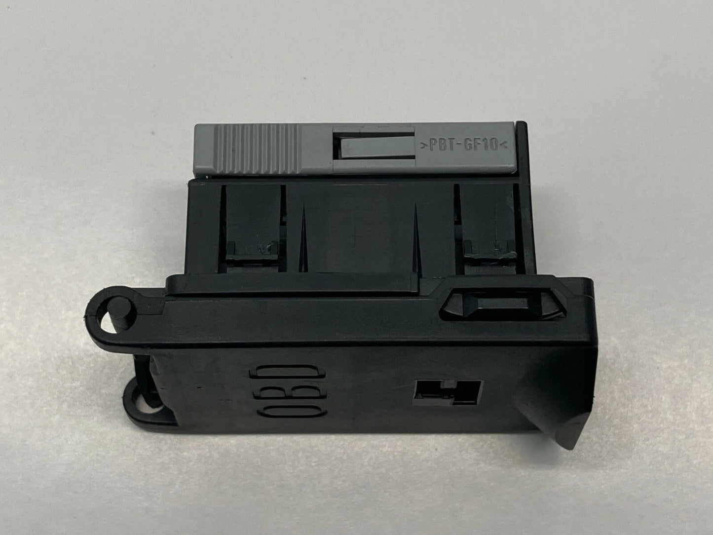 2001 BMW 325I SEDAN OBD SOCKET TRIM COVER PLUG CONECTOR PORT 9689172A OEM
